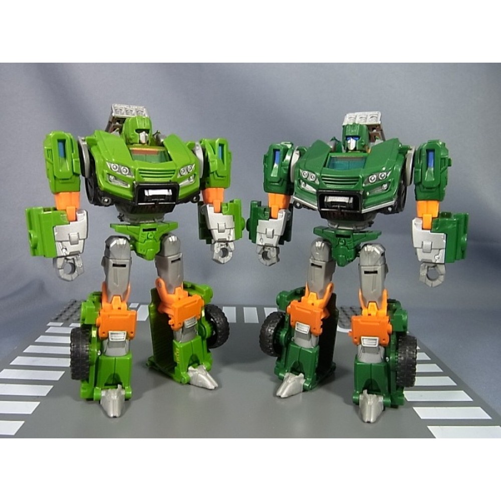 TakaraTomy Transformers Generations TG-27 Trailcutter & Hoist