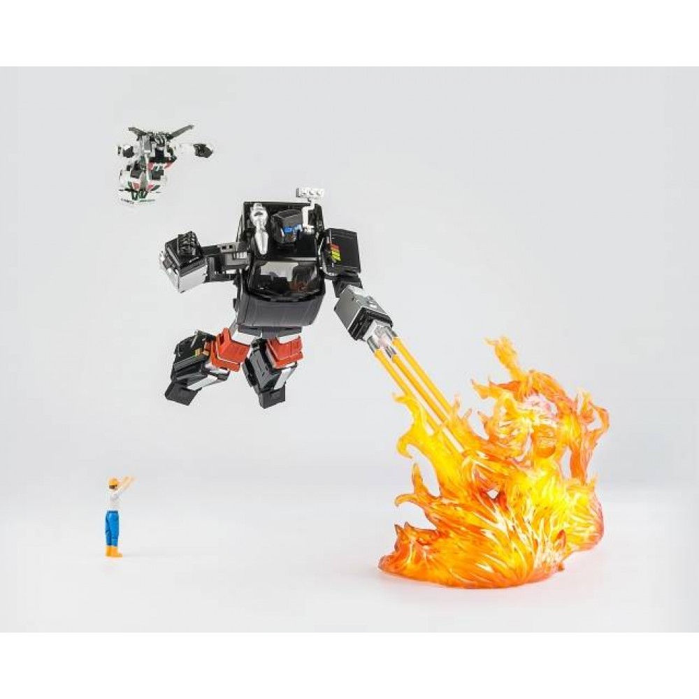 MX-8 Aegis | X-Transbots | TFSource